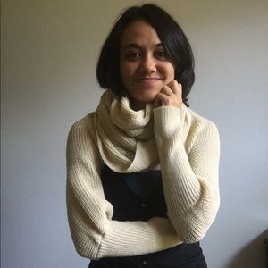 Wrap scarf with sleeves